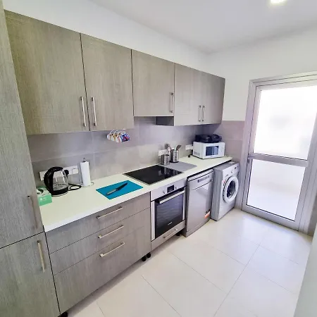 Apartment Seaside Elegance Retreat Larnaka