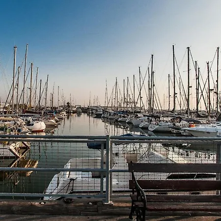 Seaside Elegance Retreat *