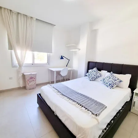 아파트 Seaside Elegance Retreat