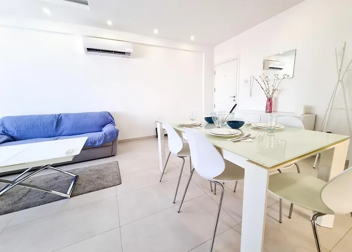 Seaside Elegance Retreat Apartment *